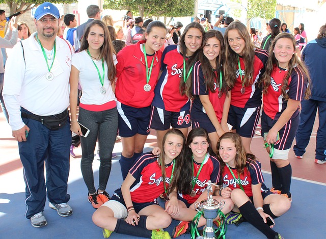 则更注重团 则更注重团